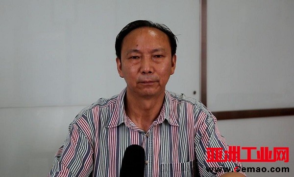 3 中国机械工业联合会执行副会长、中国机器人产业联盟执行理事长  宋晓刚 