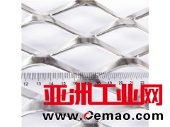 40*80*5.0厚钢板网_脚踏防护菱形钢板网工厂