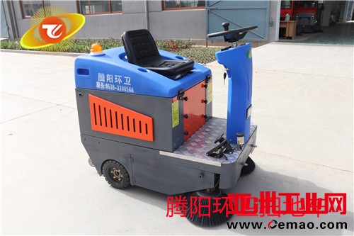 扫地车