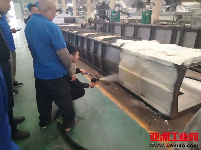 聚氨酯喷涂方便面保温蒸箱