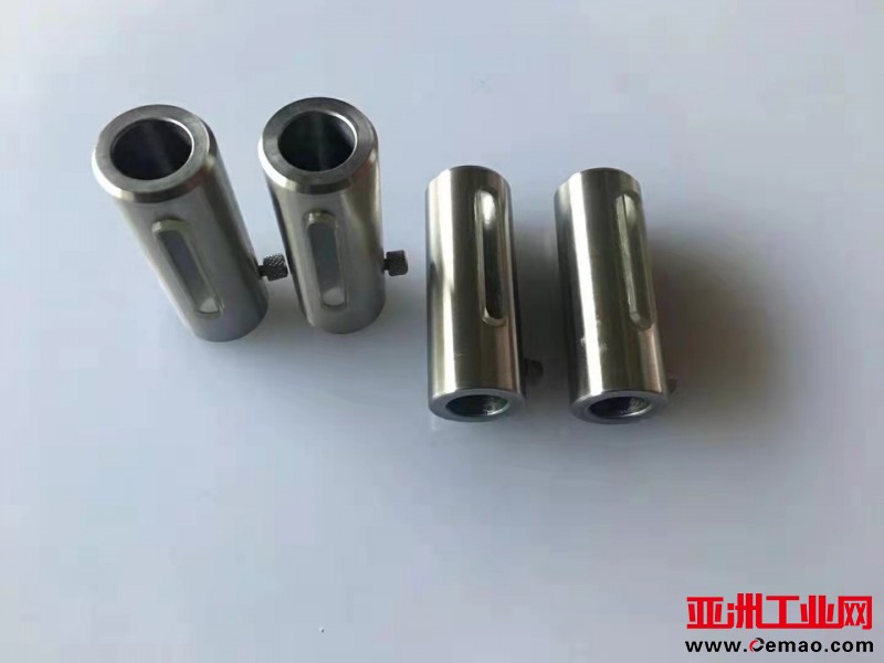 注射器111