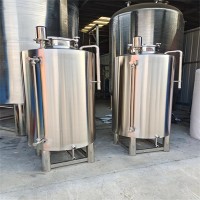 张掖鸿谦酒罐食用油储存罐商用大型立式锥形酒罐货源产地