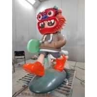 金华彩绘奶龙不锈钢雕塑 戴龙头帽的娃娃