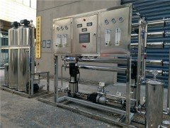 福建护理液纯化水设备/GMP标准纯化水设备/不锈钢纯化水设备