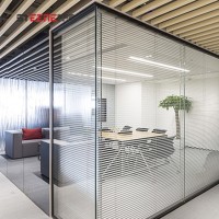 清远斯蒂恩：会议室百叶双玻隔断，美观的办公选择