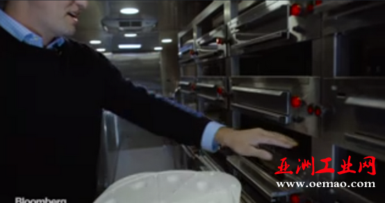 你绝对没见过！见识下老美开的机器人披萨店
