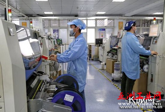 资料图：秦皇岛开发区一医疗设备企业车间。(图片与本文无关)