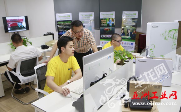 微托帮可为创客提供满足个性化需求的技术支持和服务。 首席记者 李文科 摄