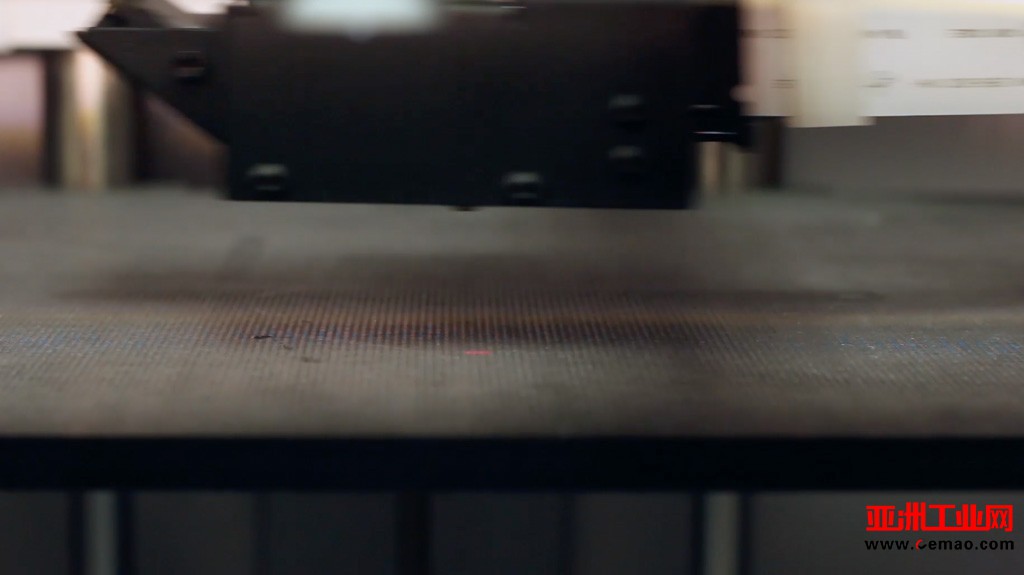 Markforged为FFF 3D打印机增加打印床自动调平功能