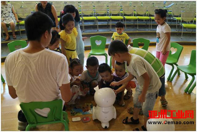融资3千万 东大海归造机器人开发幼儿大脑