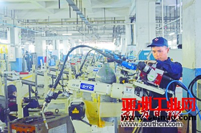 共享单车这么火，机器人立大功