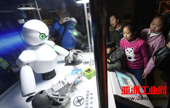 人工智能产业在中国蓬勃兴起 资本盛宴下谨防泡沫