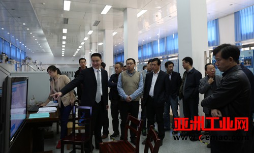 “500MHz超导核磁共振波谱仪的工程化开发”项目通过验收