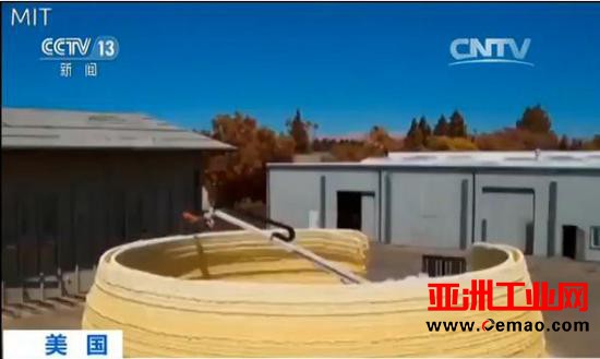 这个3D打印机器人能用14小时建完一个房子