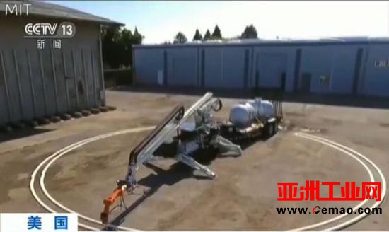 这个3D打印机器人能用14小时建完一个房子