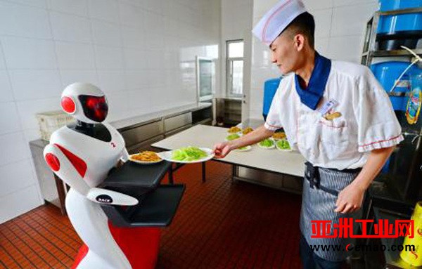 千家服务机器人企业激战百亿市场 四大趋势定存亡