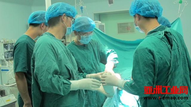 云南借3D打印技术完成省内首例血友病人膝关节置换手术