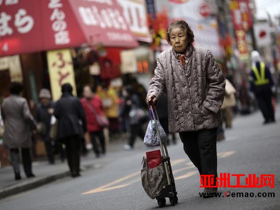 谁来照顾弱势群体？丰田的答案是：机器人