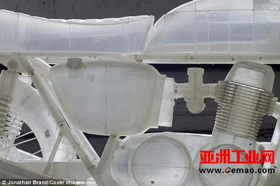 艺术家用3D打印1:1复制本田CB500摩托车