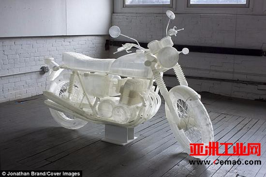 艺术家用3D打印1:1复制本田CB500摩托车