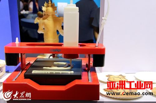 3D打印惊艳亮相软博会 美味煎饼现场打印