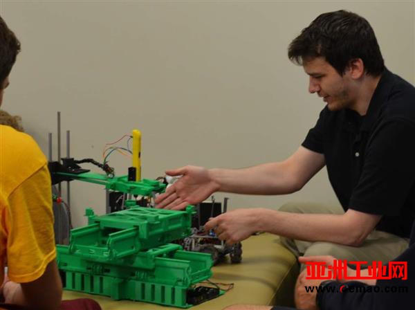 太科幻！北达科他州立大学3D打印和测试自我复制3D打印机