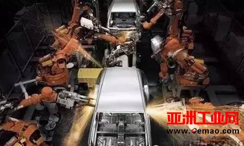 工业机器人产量持续走高 行业新规实施在即