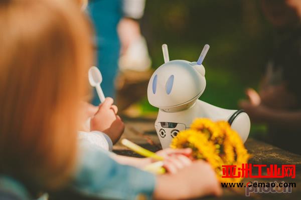 3D打印使可爱的光子学习机器人成为现实