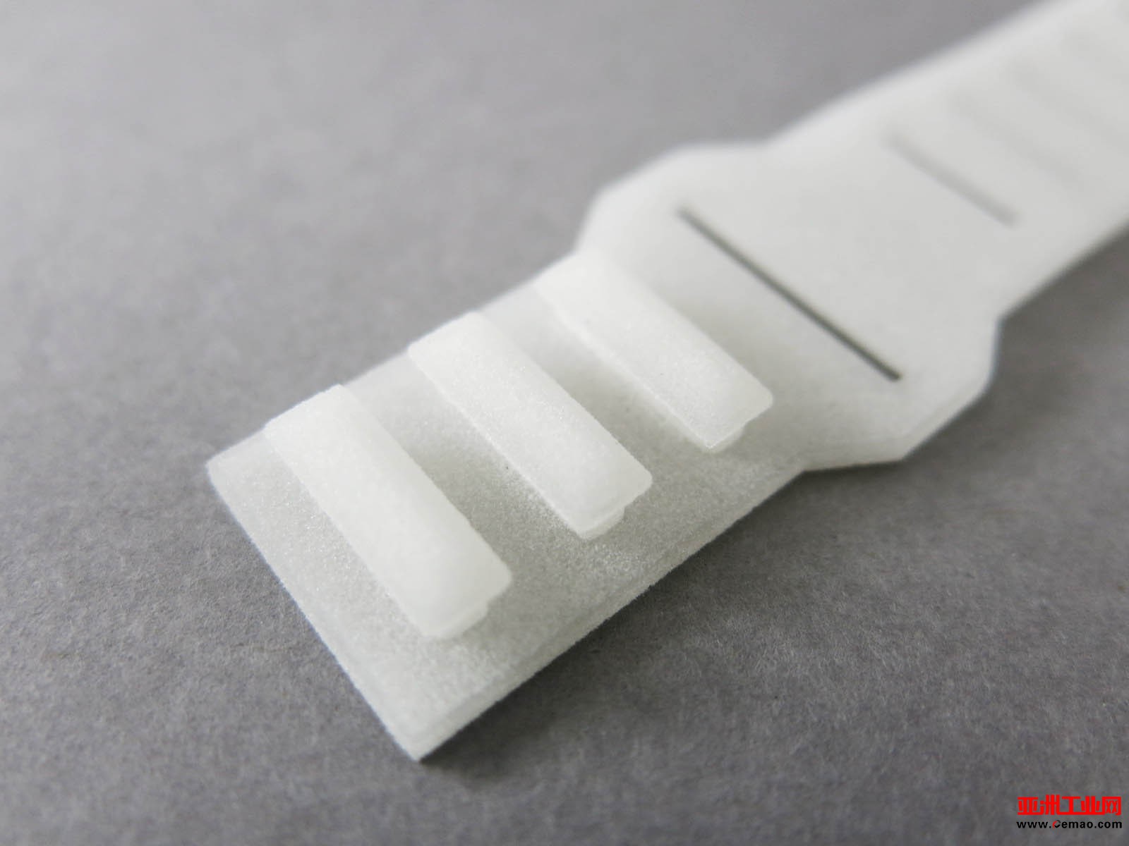 在惠普PA12材料冲击之后，Sculpteo现在为SLS提供新的PEBA柔性塑料材料