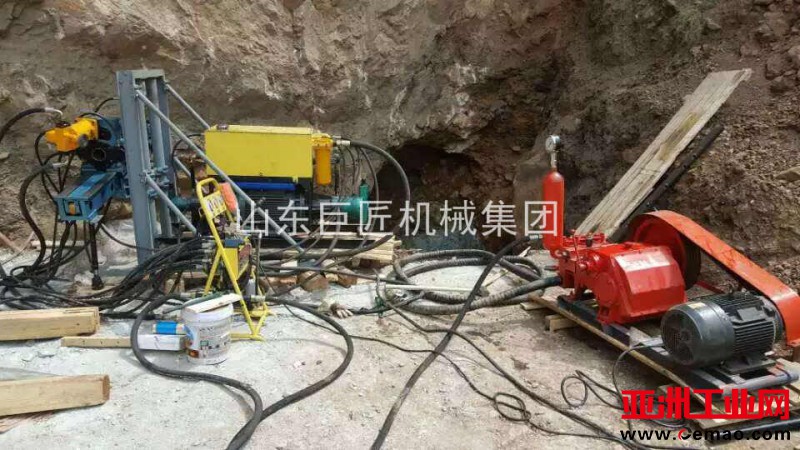 KY液压坑道钻机（地表施工现场）